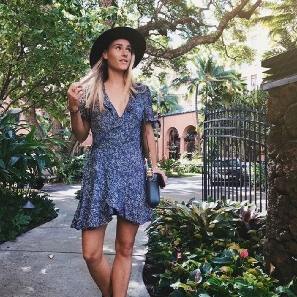 Tie dress